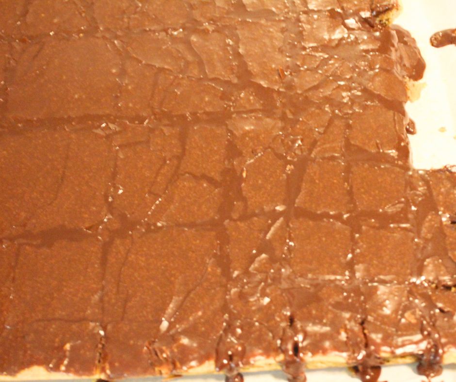 chocolate chip cookie bars that were cut before set